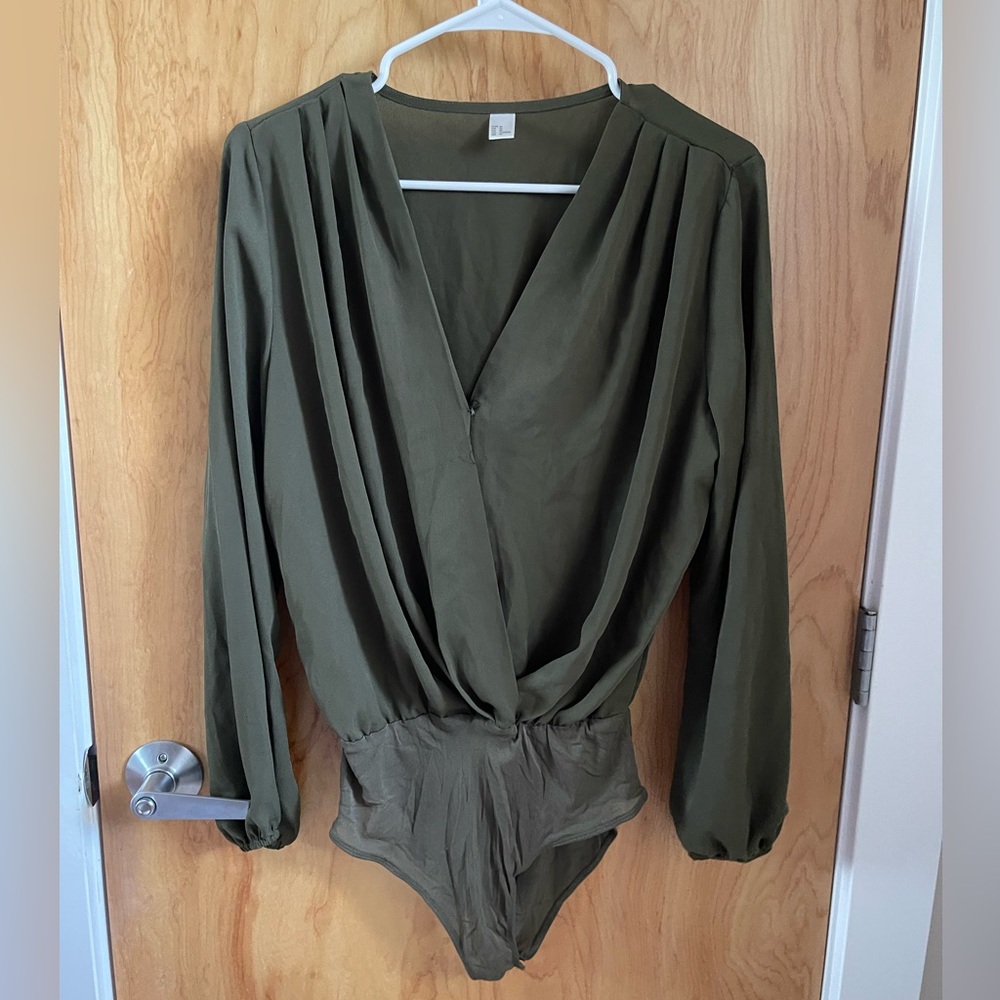 Green light weight long sleeve body suit